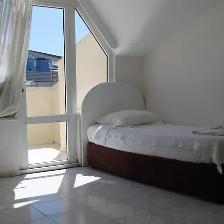 Dm Hotel