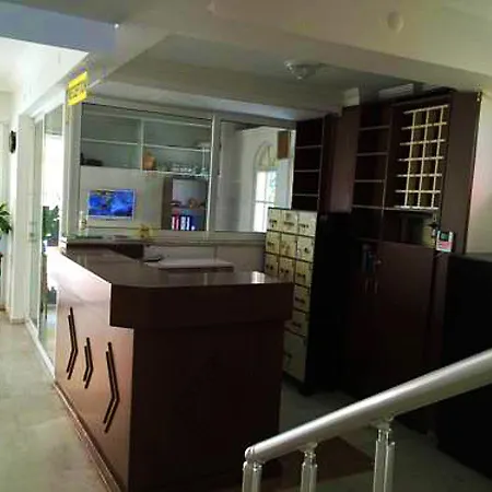 Hotel Dm *
